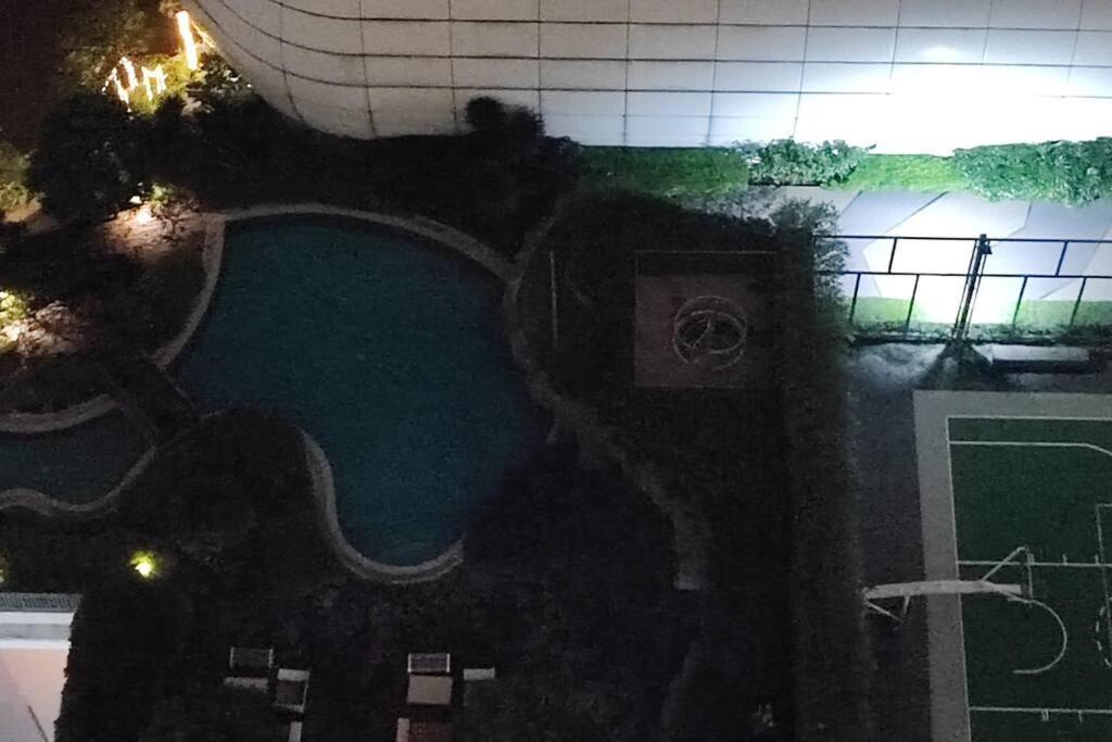 Aveline Suites Elite Rockwell View Acqua Private Residences Near Rockwell Makati Manila Luaran gambar